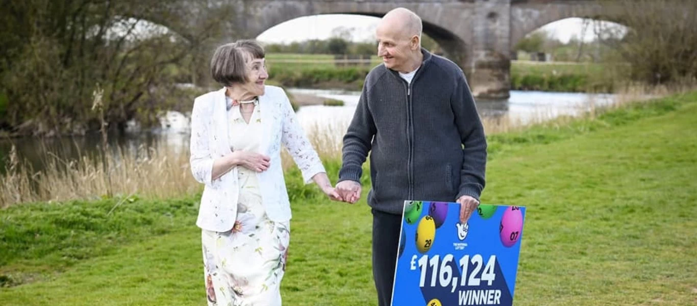 Του χαμογέλασε η τύχη - 80χρονος κέρδισε το λαχείο χάρη σε ένα λάθος